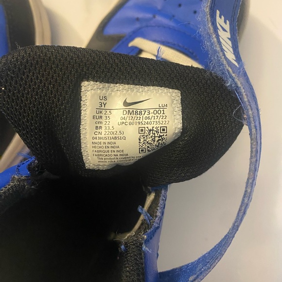 Nike Kids Black and Blue Sneakers - Picture 2 of 7